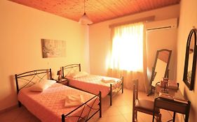 Nianthi Apartments